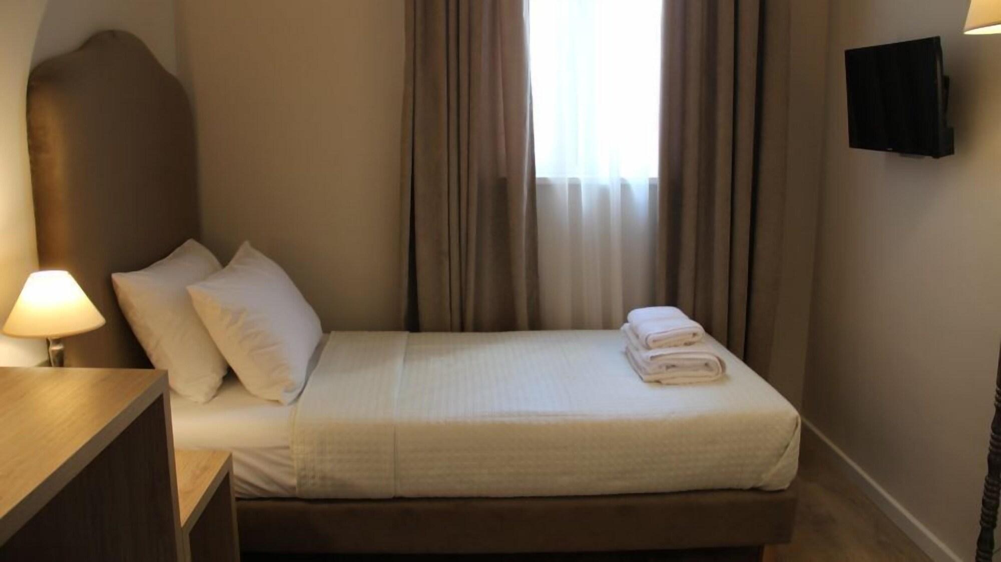 Hotel Hermes 티라나 외부 사진