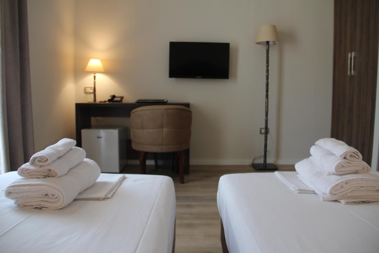 Hotel Hermes 티라나 외부 사진
